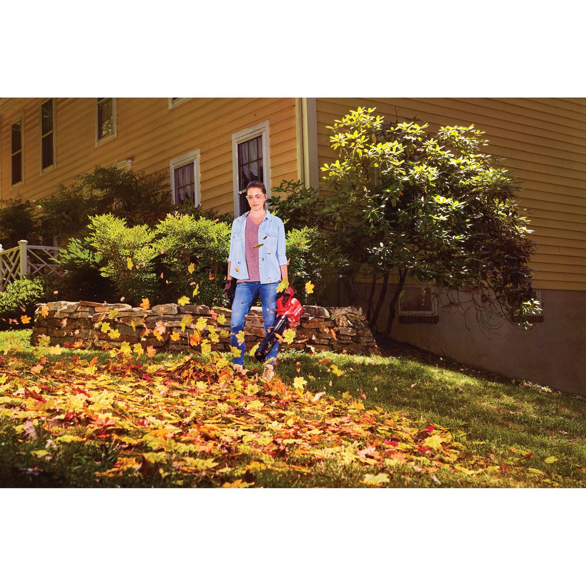 CRAFTSMAN V20 axial leaf blower kit VersaTrack hook for easy storage