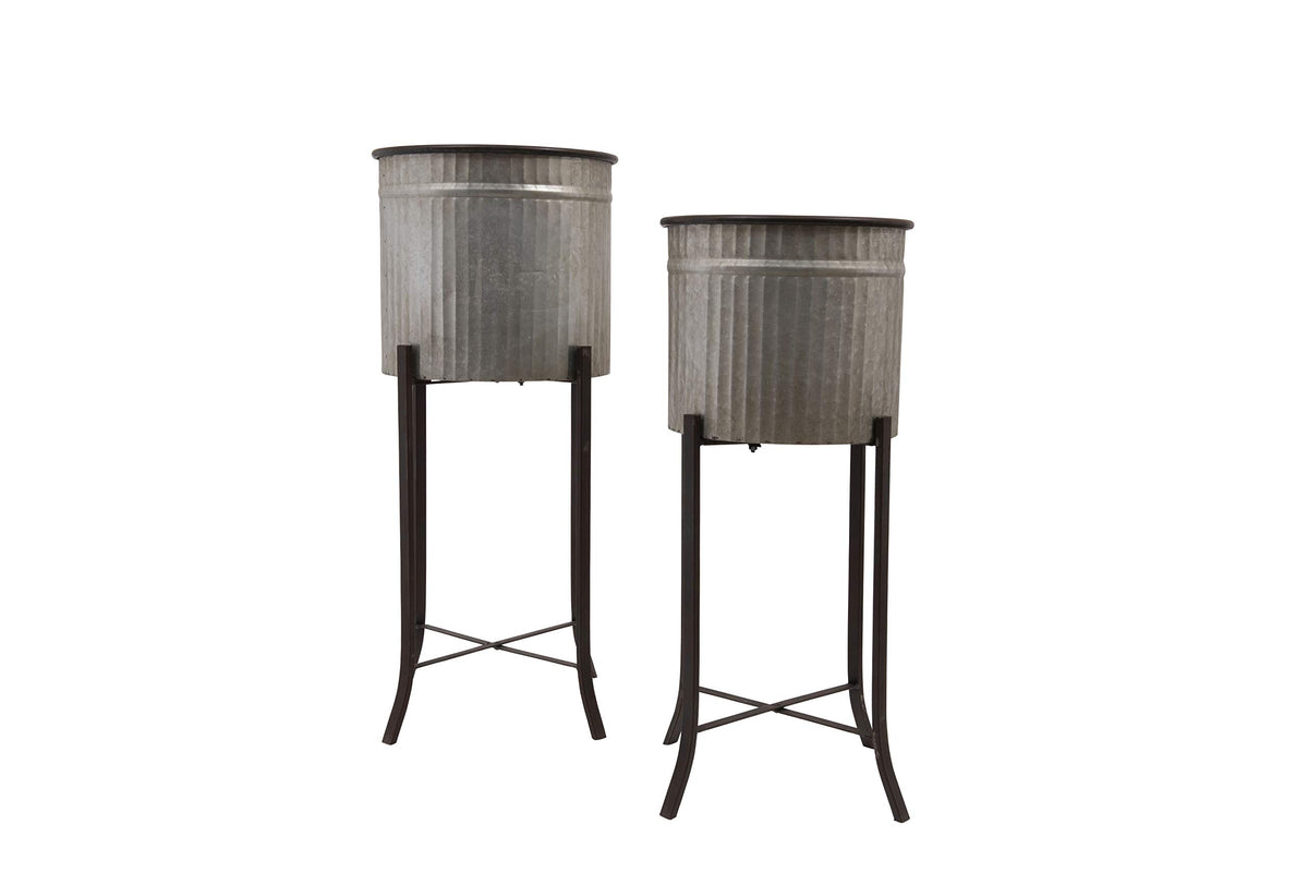 Creative Co-Op small planter fits compact corners and tabletops.