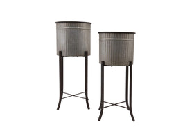 Creative Co-Op small planter fits compact corners and tabletops.