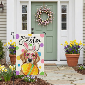 CROWNED BEAUTY Easter flag makes a thoughtful gift for neighbors or friends.