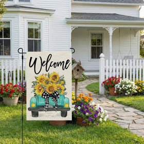 CROWNED BEAUTY weather-resistant flag maintains color in sun and rain.