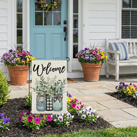CROWNED BEAUTY burlap-texture fabric adds rustic farmhouse appeal.