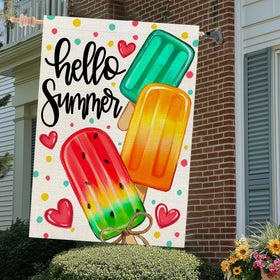 CROWNED BEAUTY double-sided flag offers visibility from both directions in the yard.
