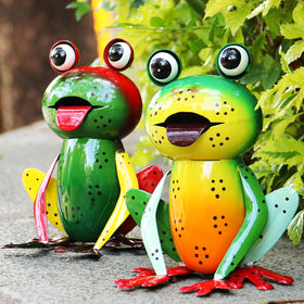 Cruis Cuka frog garden decor green accentuates outdoor spaces with vibrant color.