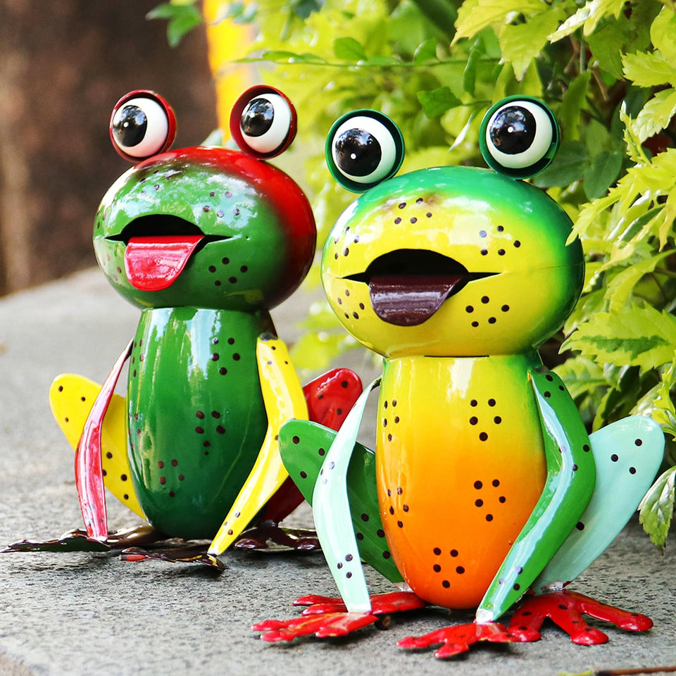 Cruis Cuka frog garden decor green accentuates outdoor spaces with vibrant color.
