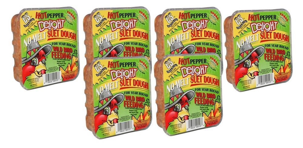 C&S Hot Pepper Delight suet dough in a jar, attracting wild birds with no-melt convenience.
