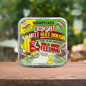 Heat-resilient suet stays solid up to 100°F for consistent feeding