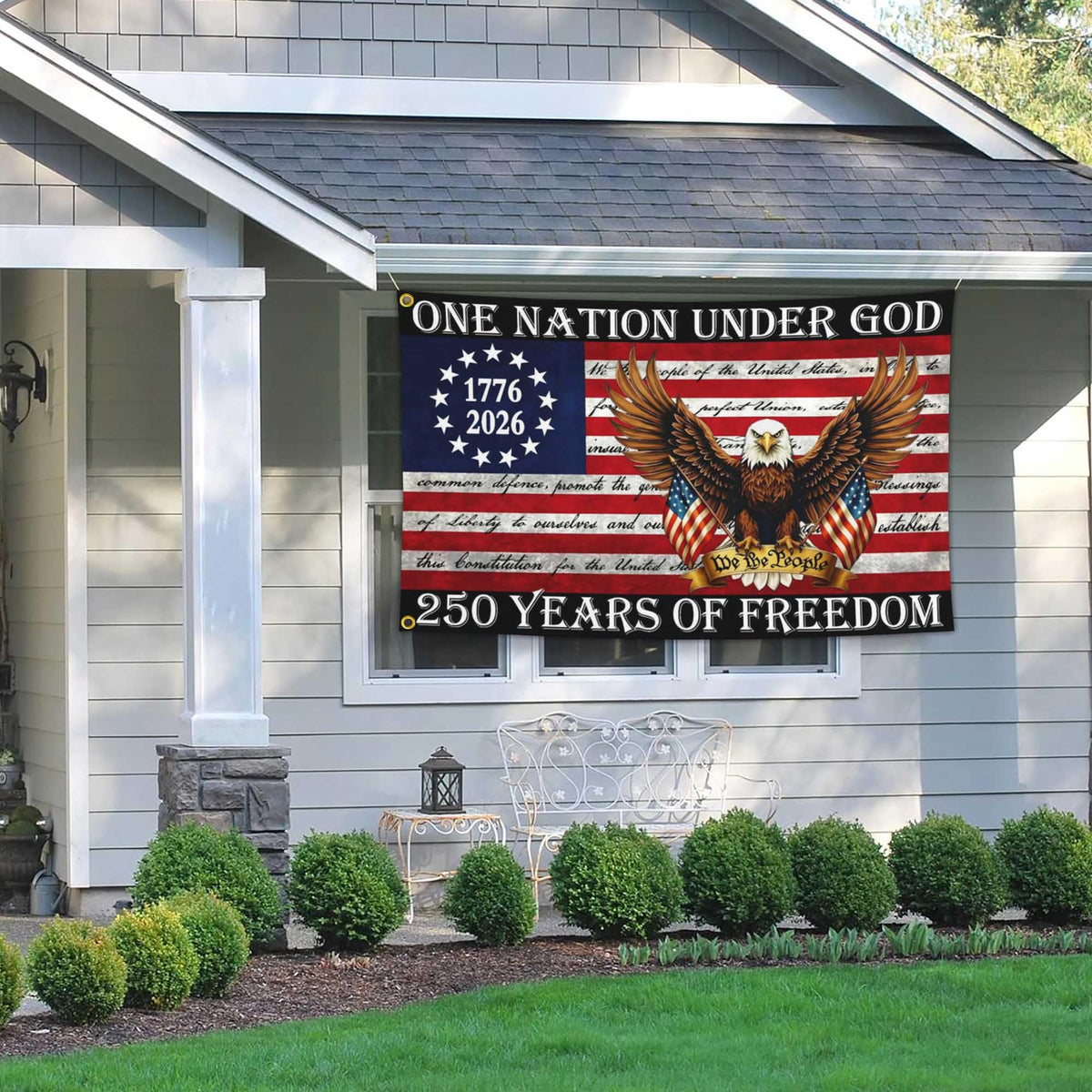 Cuiliqun 4th of July display adds patriotic ambiance outdoors.