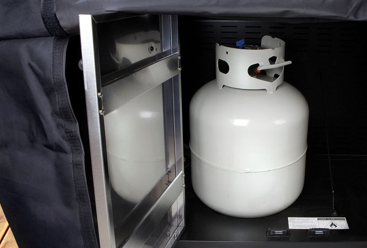 Cuisinart CGC-60B fuel-tank access flap enables easy refueling.