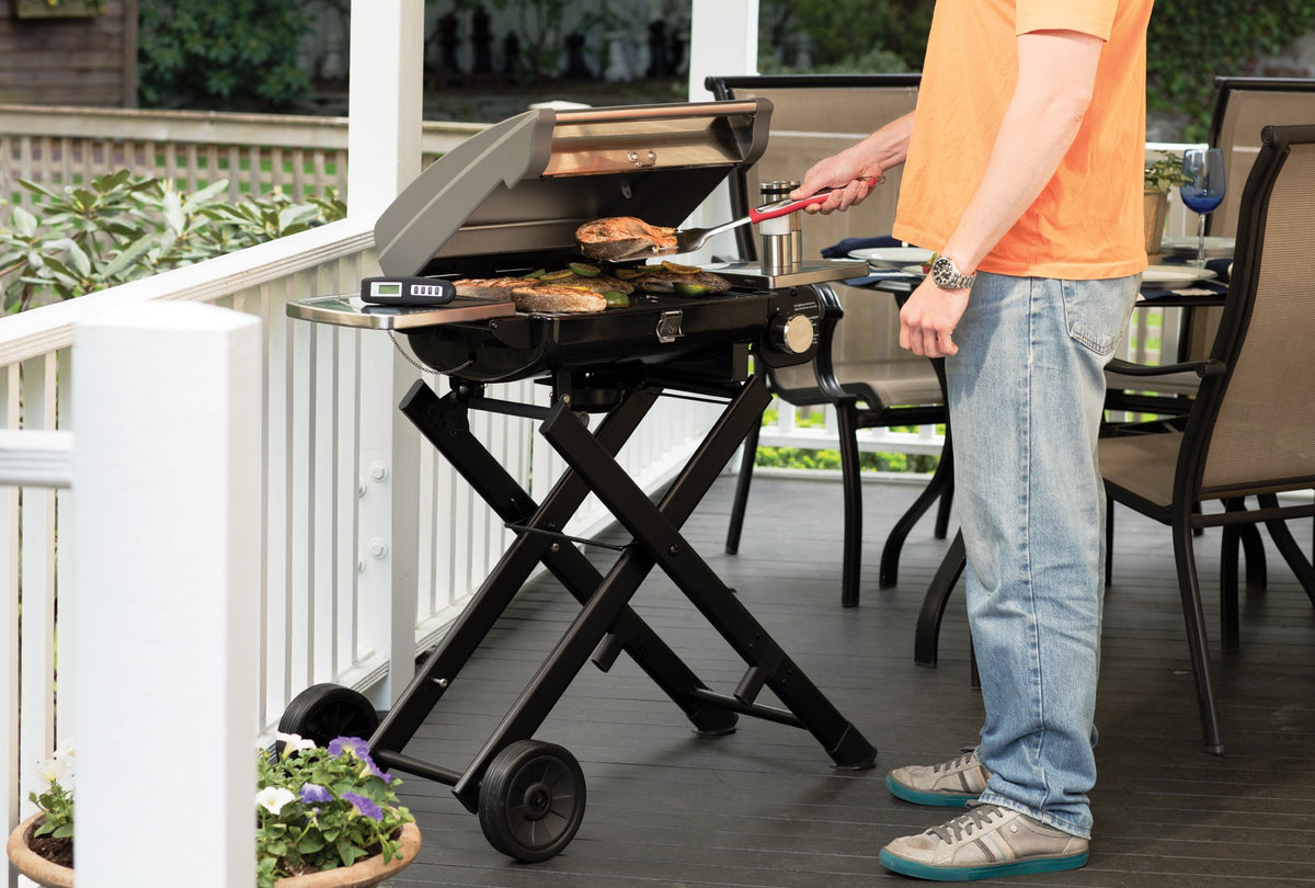 Cuisinart CGS-134 outdoor barbecue set ready for backyard cooking