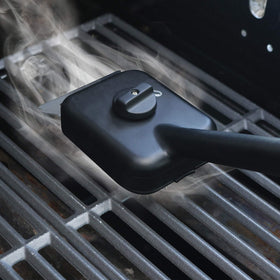 Cuisinart CSBS-777 brush head detail helps remove stubborn grime.