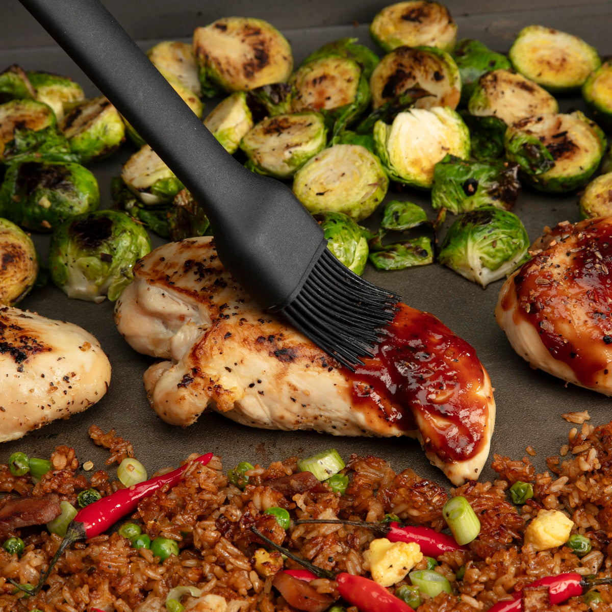 Cuisinart griddle melting dome keeps food warm during grilling