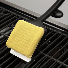Cuisinart Grill Renew aramid fiber cloth delivers durability during heavy-duty cleaning.