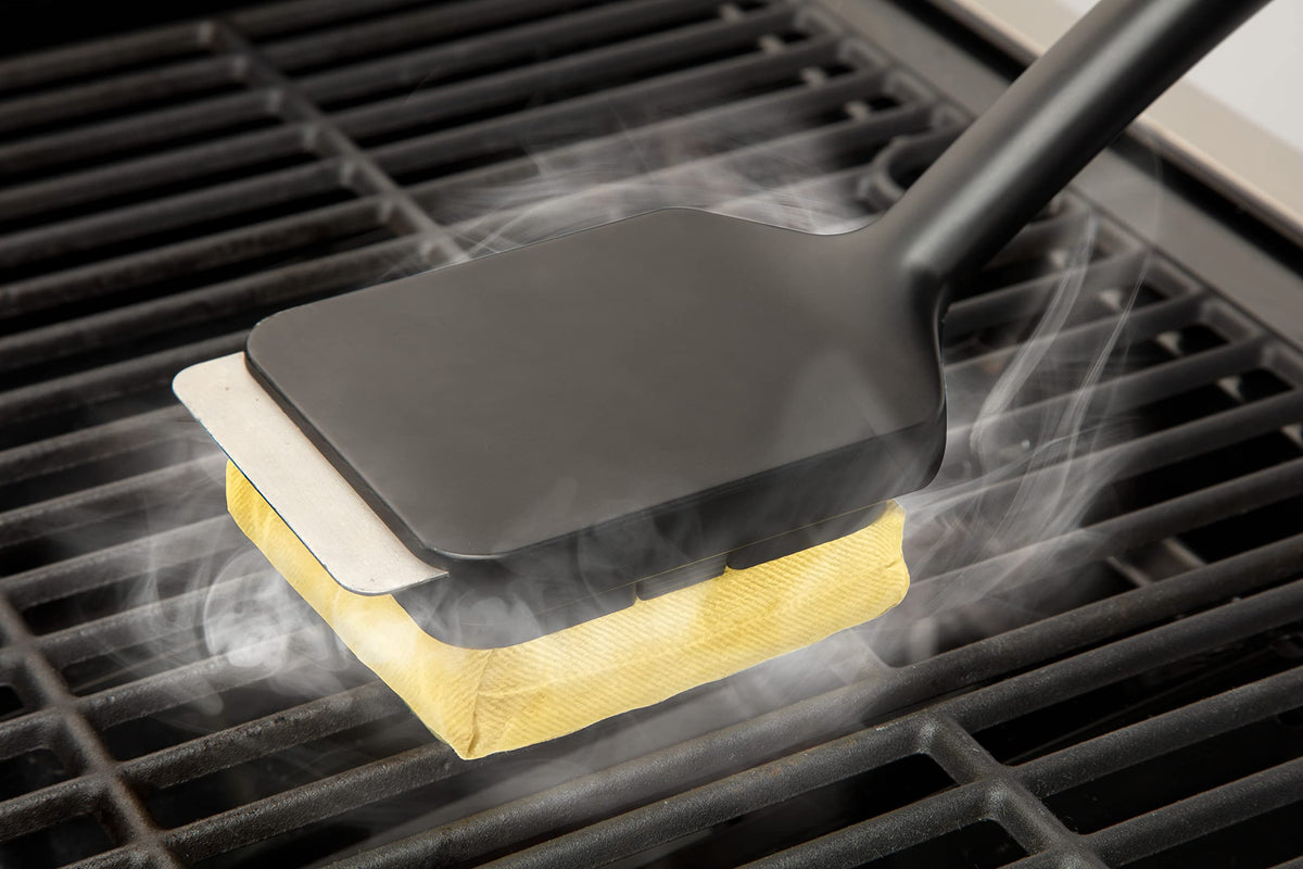 Cuisinart Grill Renew hard inner frame adds rigidity for tough scrubbing.