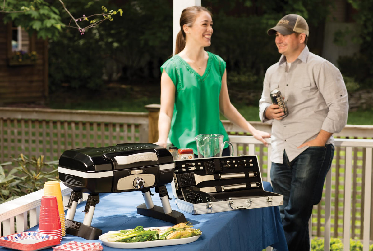 Cuisinart Petite Gourmet lid latch and compact size fit on small balconies