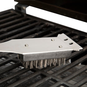 Cuisinart stainless steel bristles remove residue effectively after outdoor barbecues