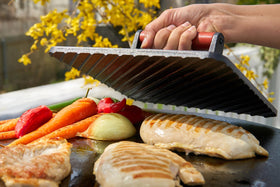 Cuisinart XL stay-durable iron texture close-up highlights even heat distribution