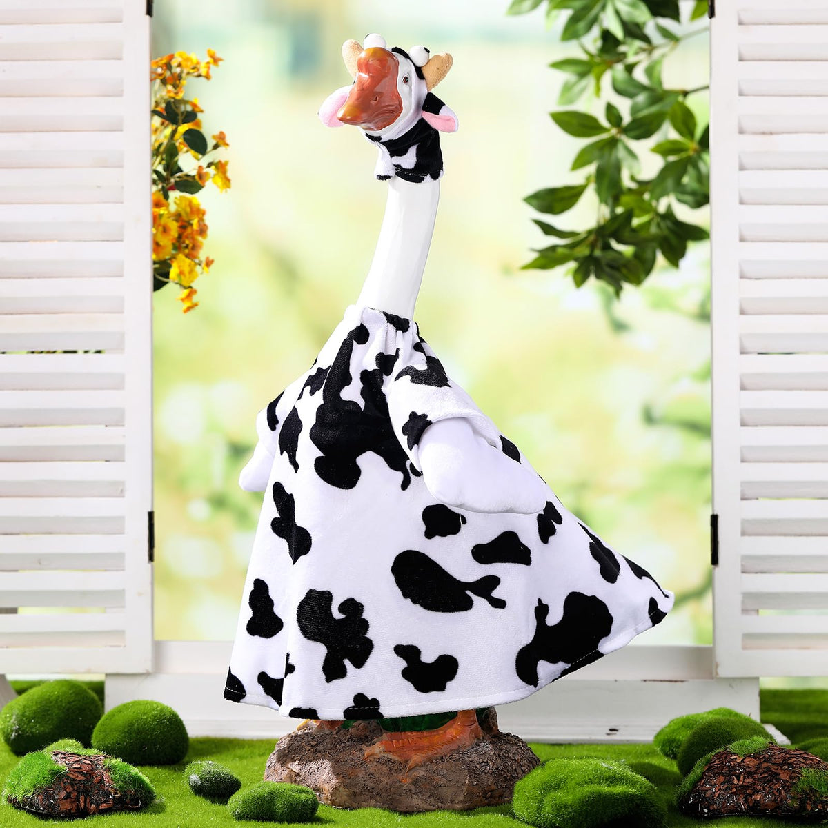 Cutecrop garden goose decor accent elevates yard ambiance.