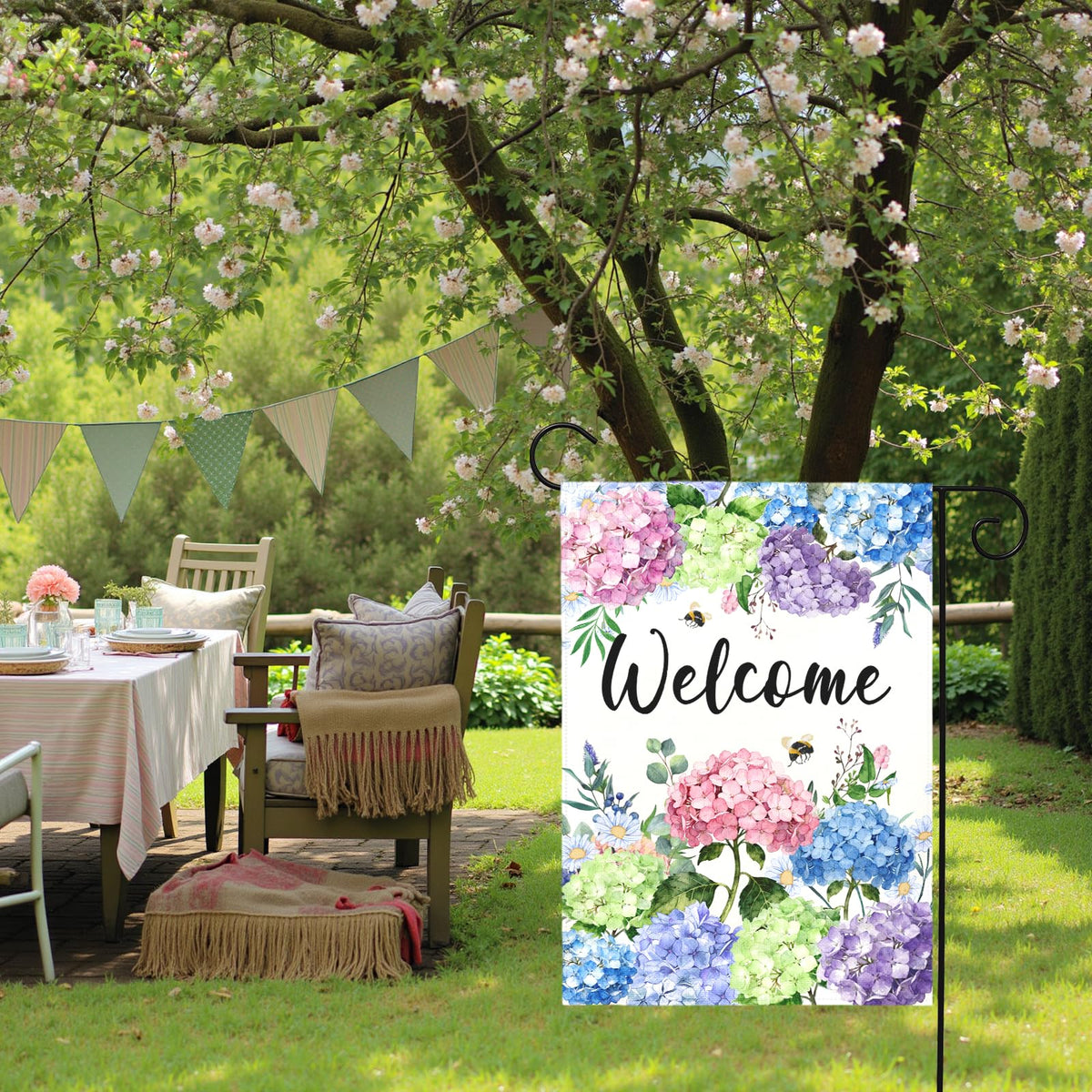 Dacawin double-sided hydrangea flag ensures visibility from both sides.