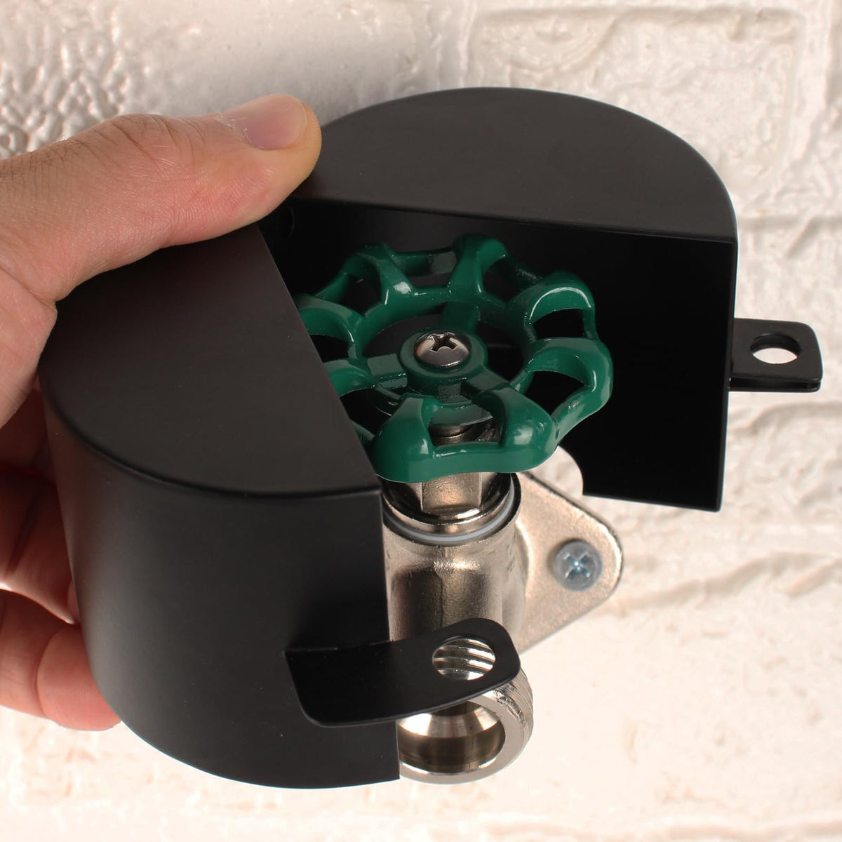 Dakekou black metal faucet lock provides durable outdoor protection.