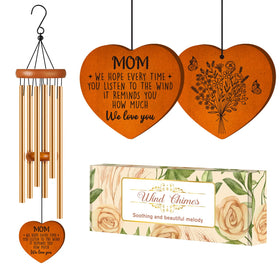 Damaigiift wind chime with heart motif for outdoor mom gift ambiance.