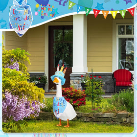 Dansydaisy porch garden goose decor creates memorable backyard scenes.