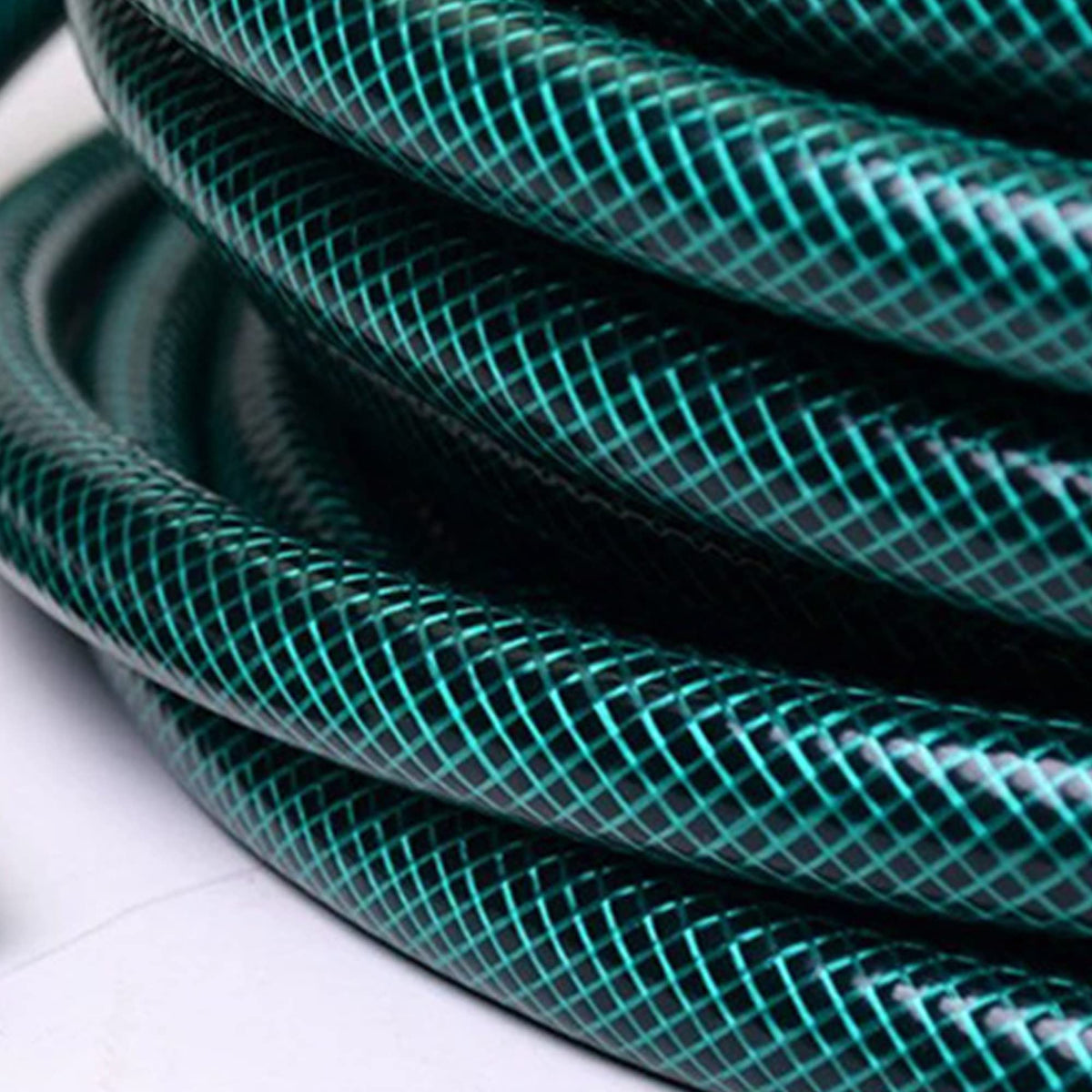 Darnassus hose assembly with rubber washer ensuring leak prevention