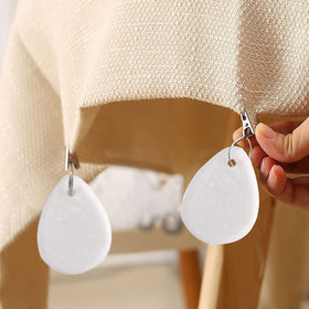 DEAYOU weights highlight heavy-duty metal clips that last through parties and weddings.
