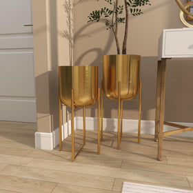 Drainage-free design supports decorative use and careful plant care.