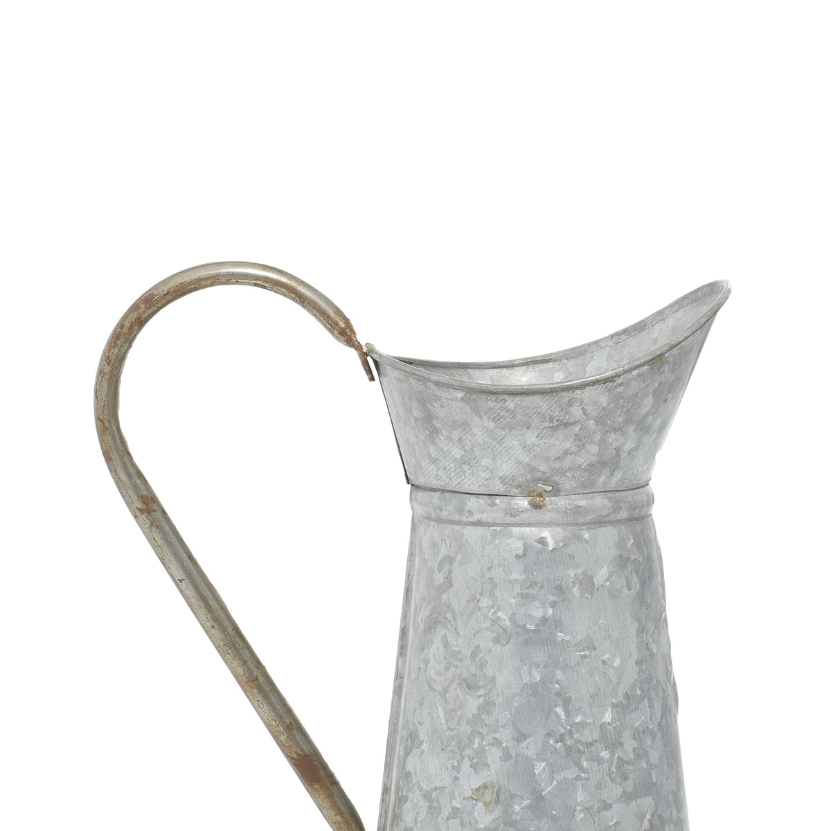 Deco 79 durable metal construction resists weather while preserving charm.
