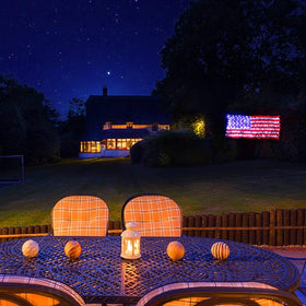 Decute sturdy plastic frame with copper wire for durable outdoor lighting.