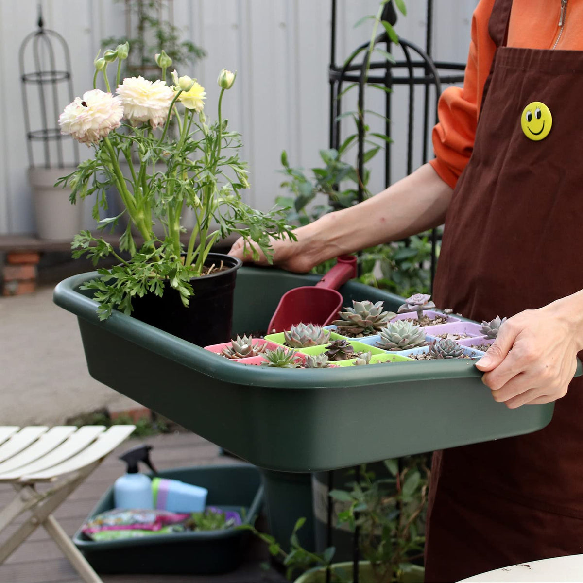 Defemim Garden Tidy Tray catching spills during watering and potting