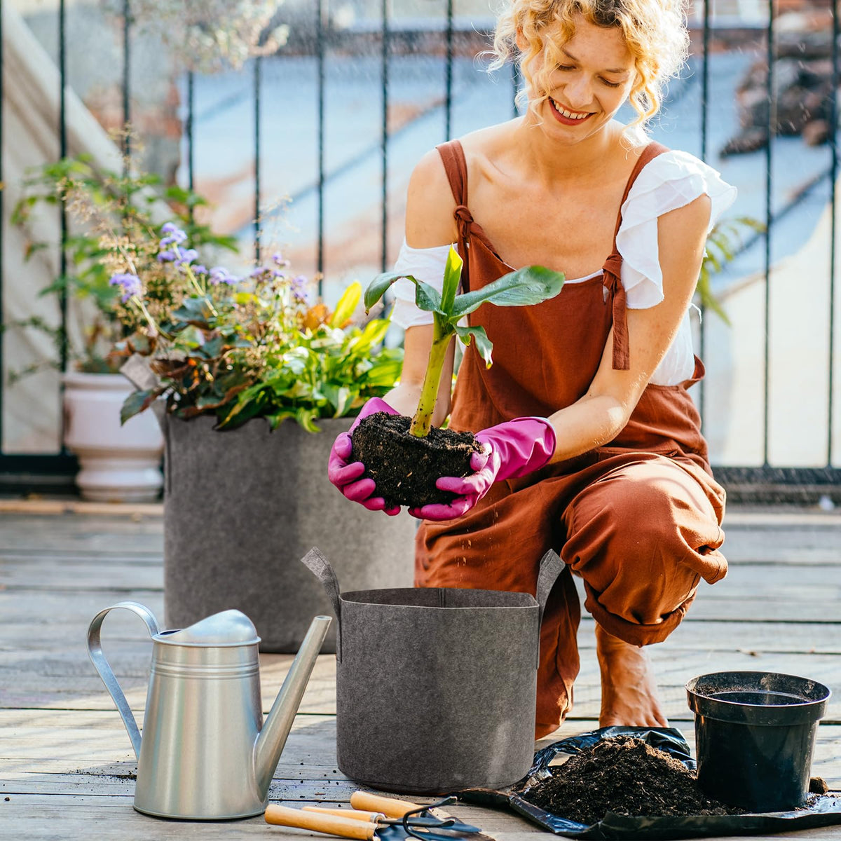 Delxo grow bags 12-pack value for multiple planting spots.