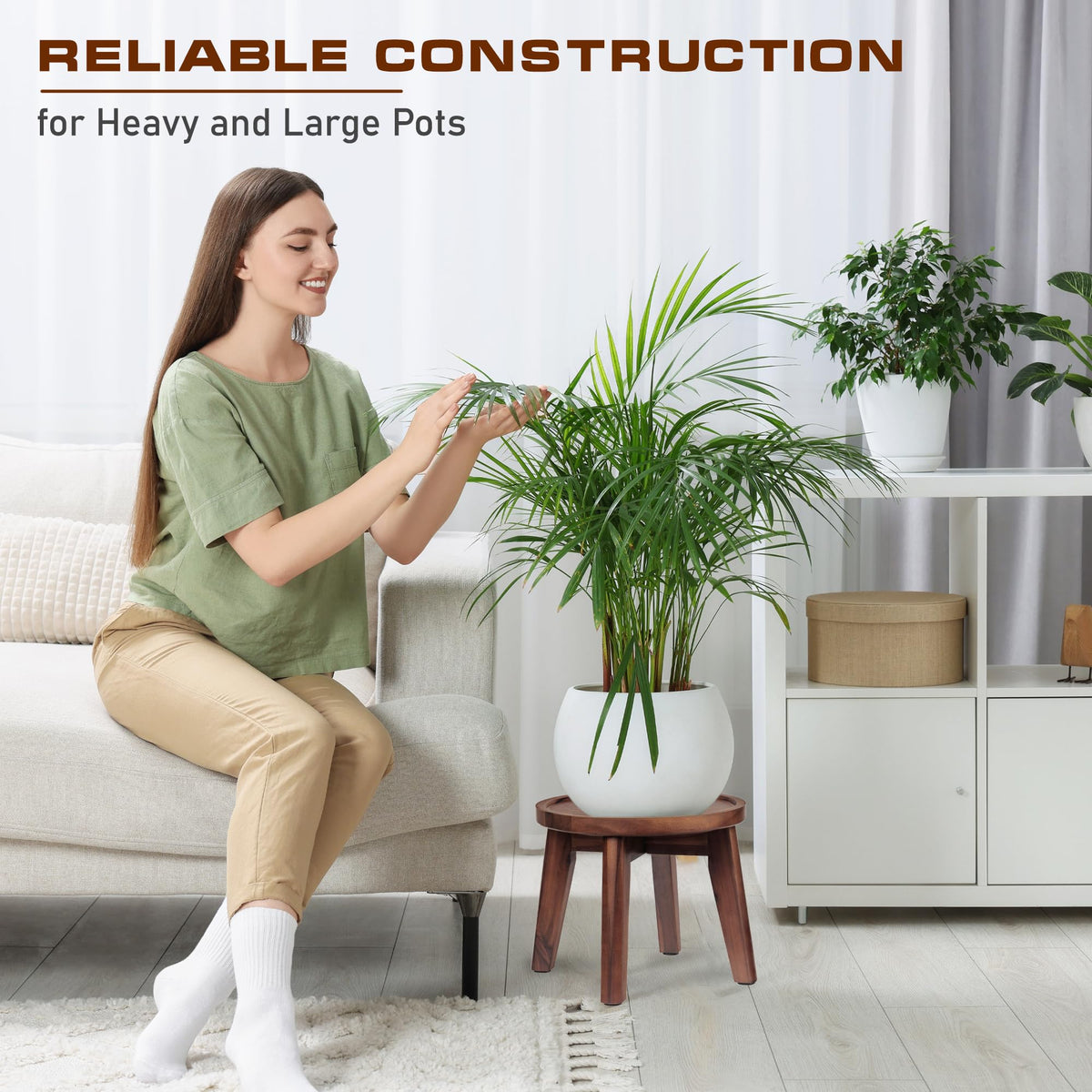 Demigo corner-friendly design creates a compact indoor garden