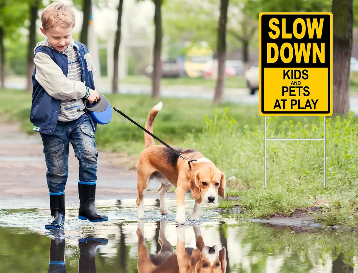 DEROLT residential safety sign kit helps calm traffic near neighborhoods.