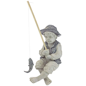 Design Toscano Frederic garden-wall display ideal near ponds or patios.