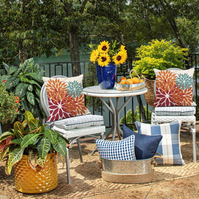 DFXSZ machine-washable pillow covers simplify outdoor decor maintenance.
