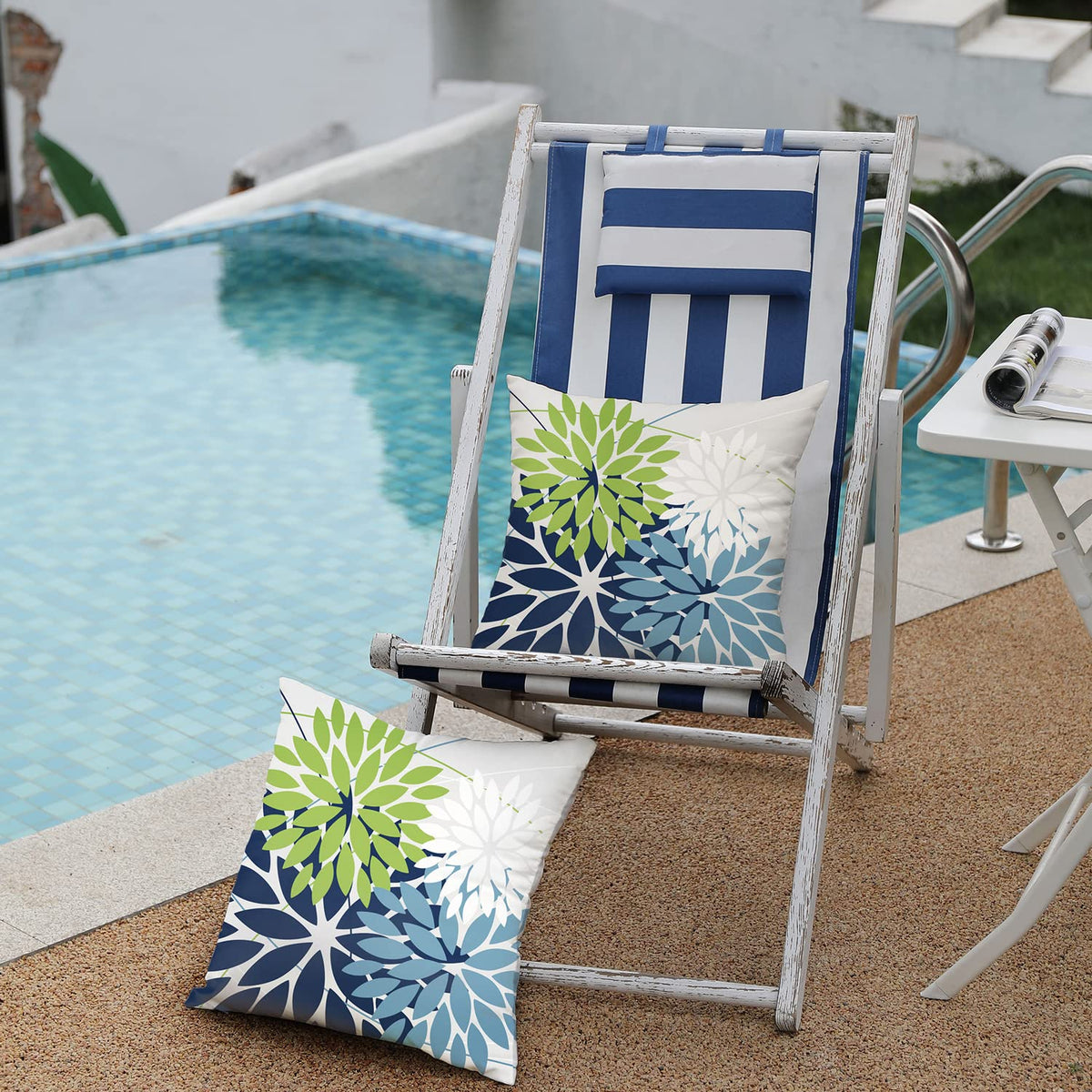 Set of two DFXSZ pillow covers for outdoor spaces.