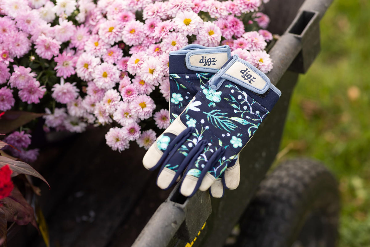 DIGZ adjustable wrist strap for a secure, snug fit.