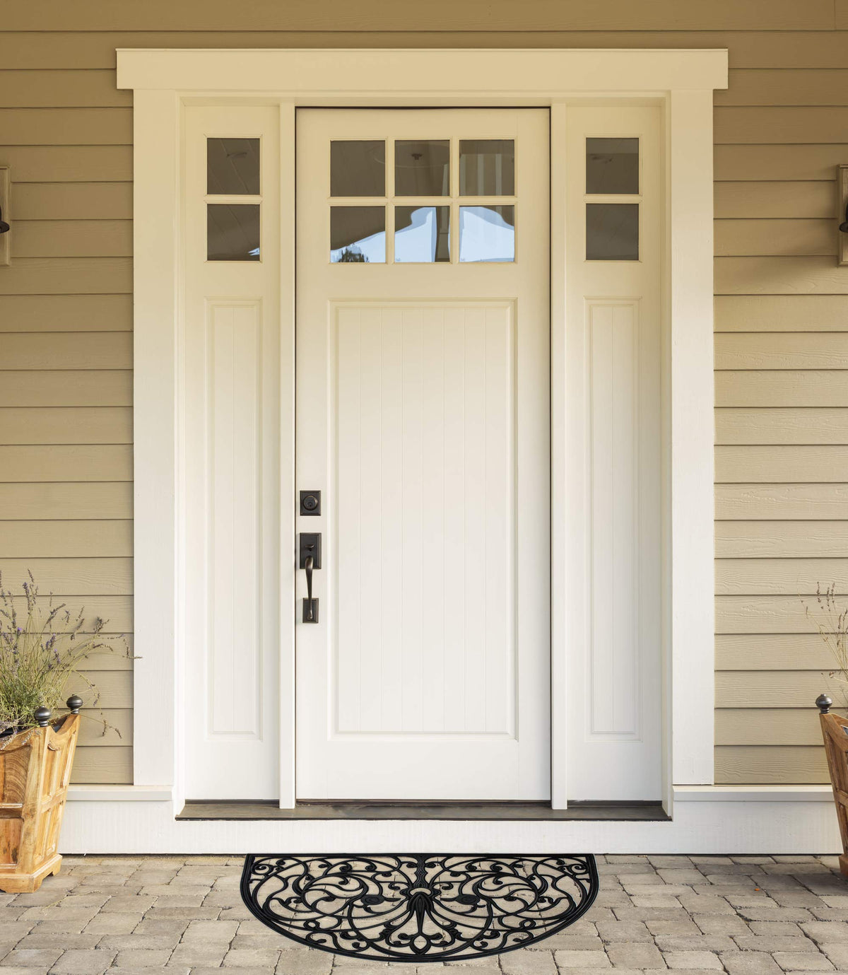 DII doormat traps dirt and drains water to keep entry clean and dry.