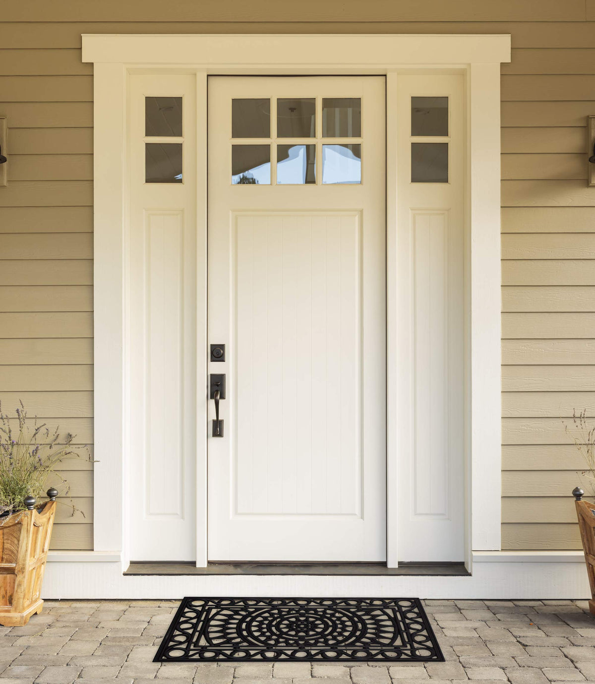 DII Sun Scroll rubber mat features rugged construction for mud and grit.