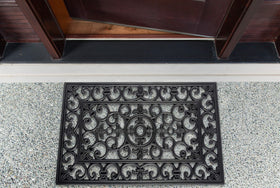 DII doormat close-up showing dirt-trapping surface for clean shoes.