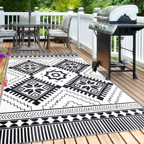 Eco-friendly recycled polypropylene offers soft, comfortable outdoor lounging.