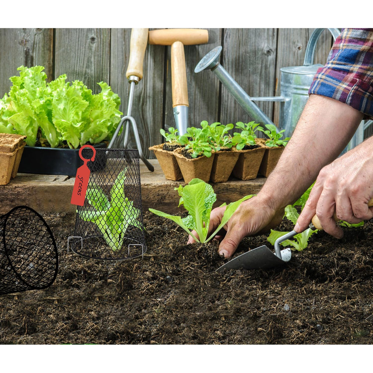 Doksving durable PVC-coated wire stands up to outdoor use.