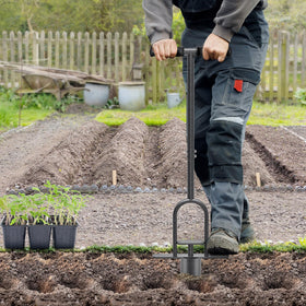 Dolibest ergonomic-design plugger supporting comfortable, precise planting.