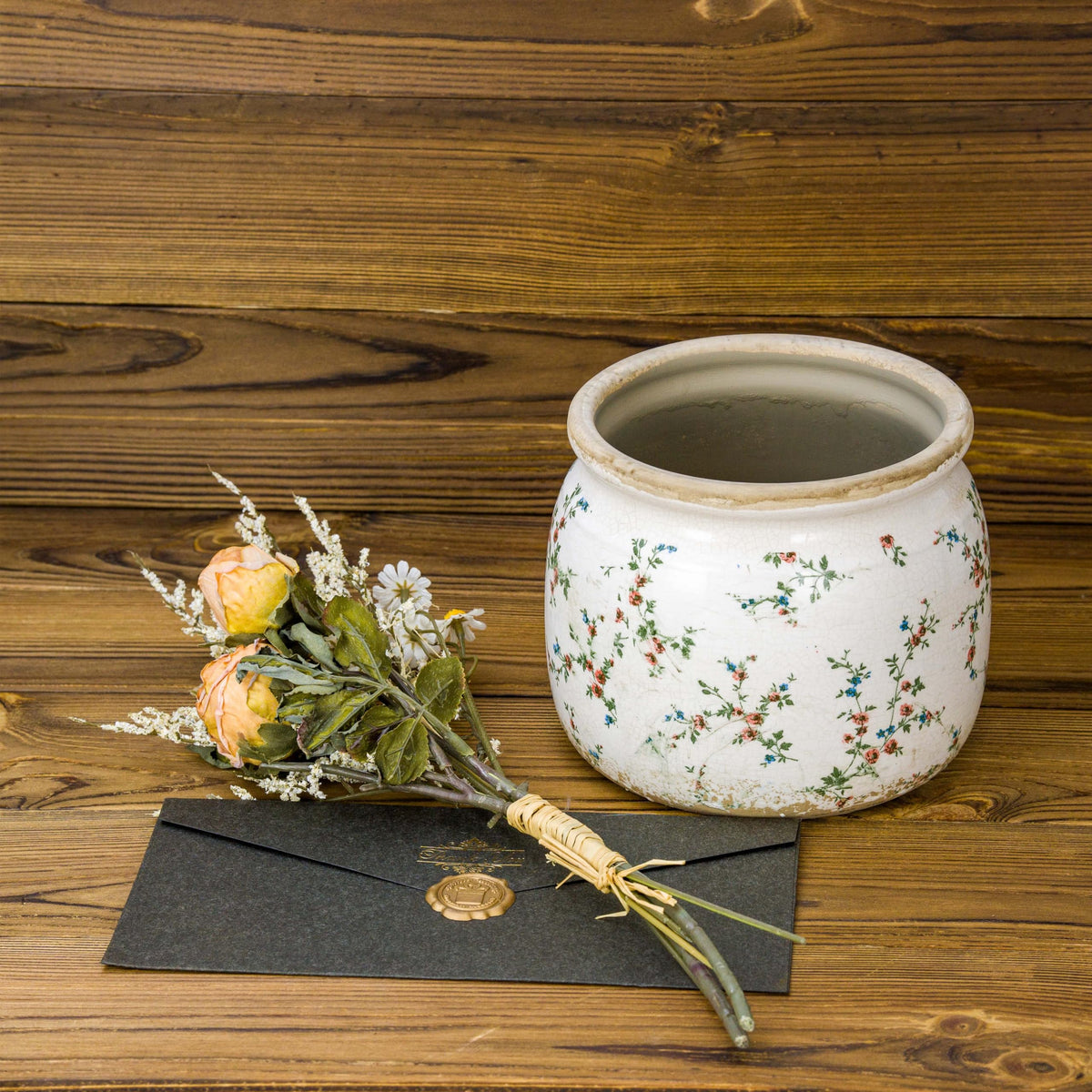 Dosayes pot features drainage holes to support healthy plant roots