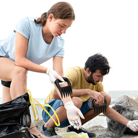 DOSTATNI compact-size set fits in luggage for quick beach trips.