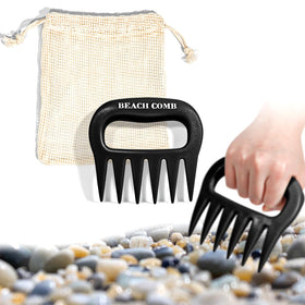 DOSTATNI sand scoop with shovel on the beach collecting shells and sea glass.