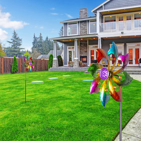 DREAMYSOUL garden decor brings lively motion to lawns and paths