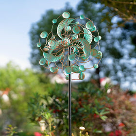 DREAMYSOUL wind spinner showcases kinetic blades for lively garden accents.